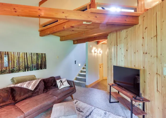 Cozy Resort Condo ~ 2 Mi To Whitefish Mtn Resort!