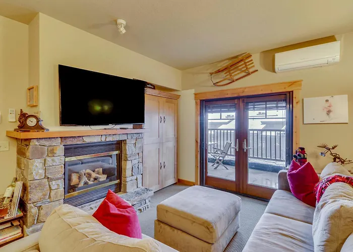 Ski-In/Ski-Out Whitefish Escape W/ Balcony!