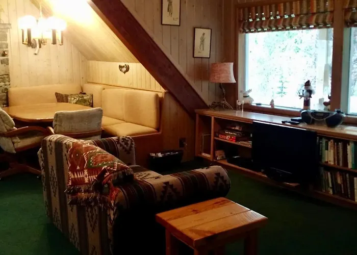 Historic Big Mountain Chalet Upper